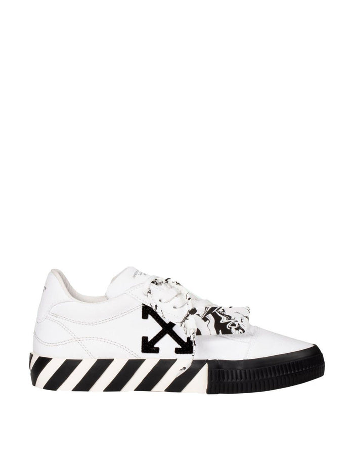 OFF-WHITE Arrow vulcanised low-top sneakers White/Black - MAISONDEFASHION.COM