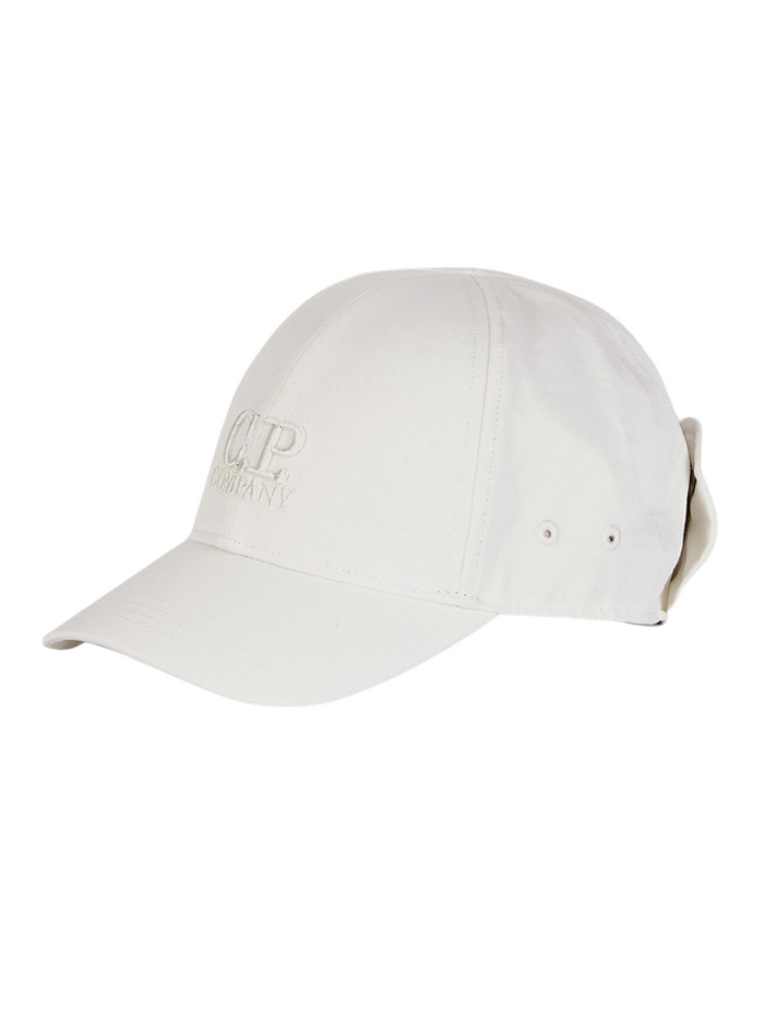 C.P. COMPANY KIDS Logo Embroidered Cap White - MAISONDEFASHION.COM