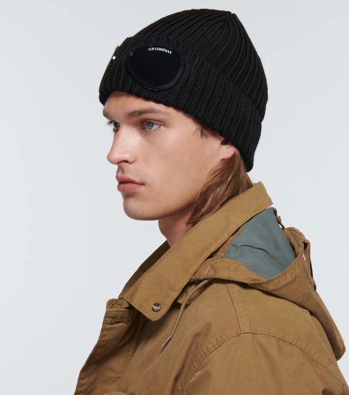 C.P. COMPANY Lens Goggle Knit Beanie Black - MAISONDEFASHION.COM