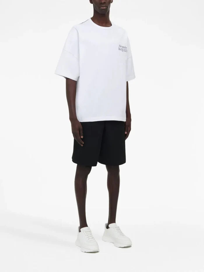 ALEXANDER MCQUEEN MEN Exploded Logo T-Shirt White/Black - MAISONDEFASHION.COM