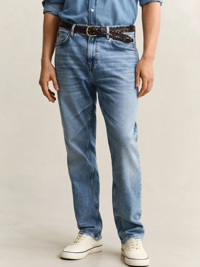 GANT Regular Fit Jeans Worn In Semi Light Blue - MAISONDEFASHION.COM