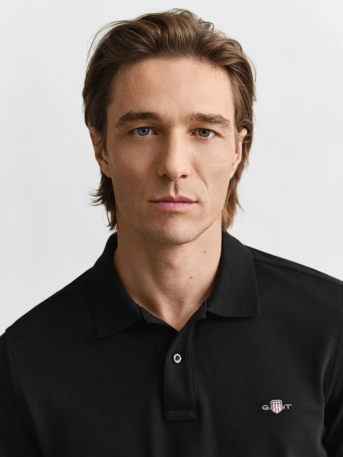 GANT Regular Fit Shield Piqué Polo Shirt Black - MAISONDEFASHION.COM