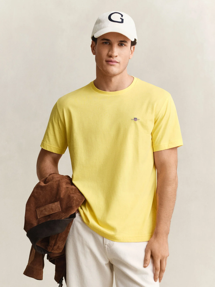 GANT Regular Fit Shield T-Shirt Banana Yellow - MAISONDEFASHION.COM