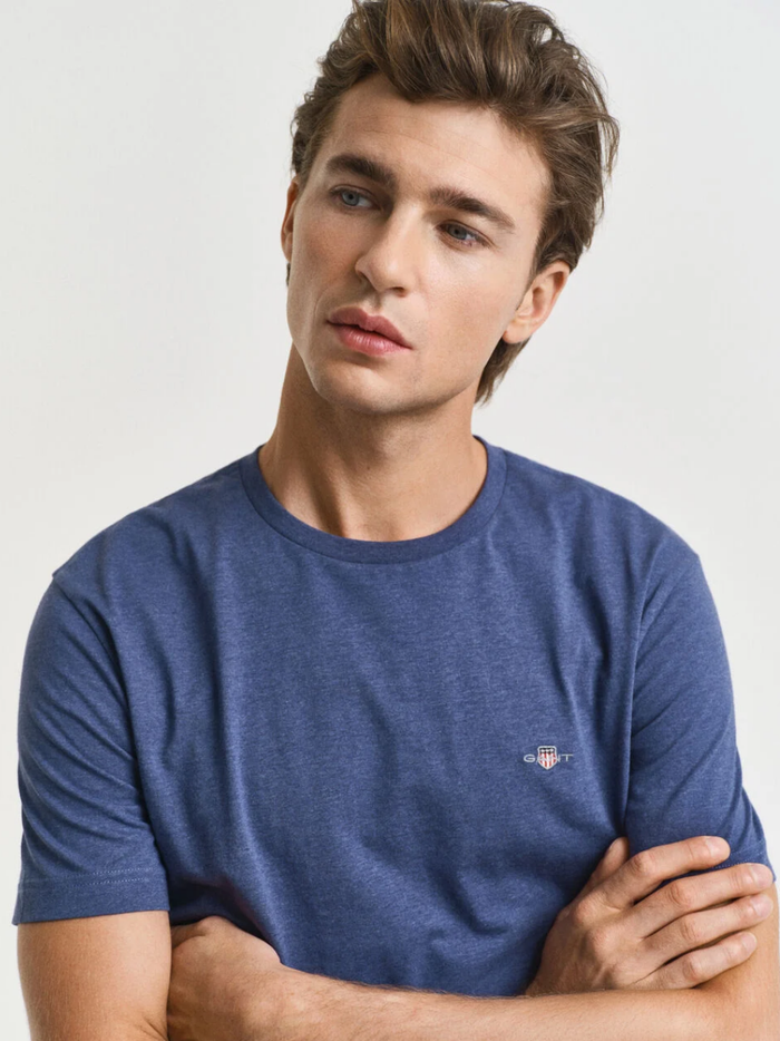 GANT Regular Fit Shield T-Shirt Dark Jeans Blue Melange - MAISONDEFASHION.COM