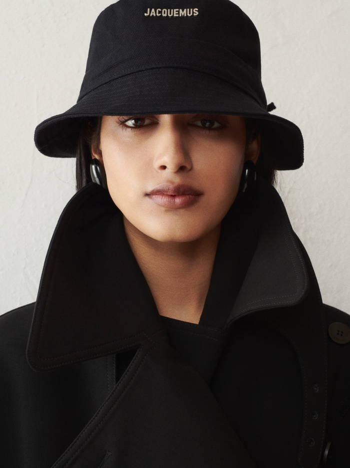 JACQUEMUS The Gadjo Bucket Hat Black - MAISONDEFASHION.COM
