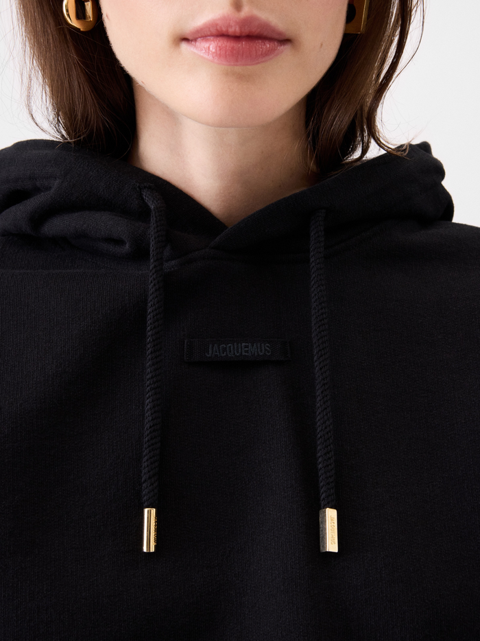 JACQUEMUS WOMEN The Gros Grain Hoodie Black - MAISONDEFASHION.COM