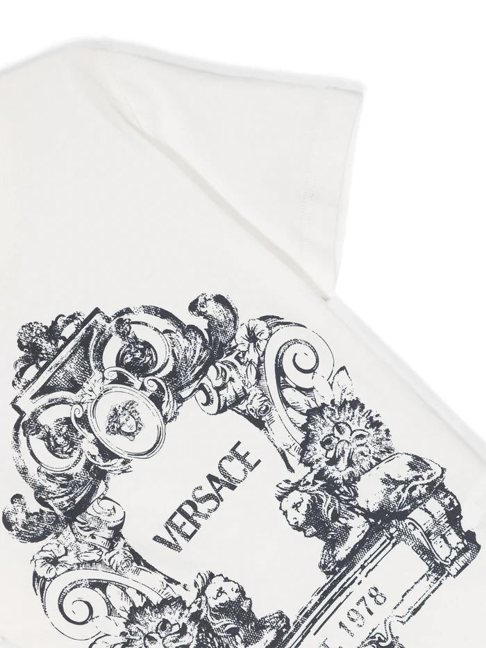 VERSACE KIDS Boys Cartouche Print T-Shirt White/Navy - MAISONDEFASHION.COM
