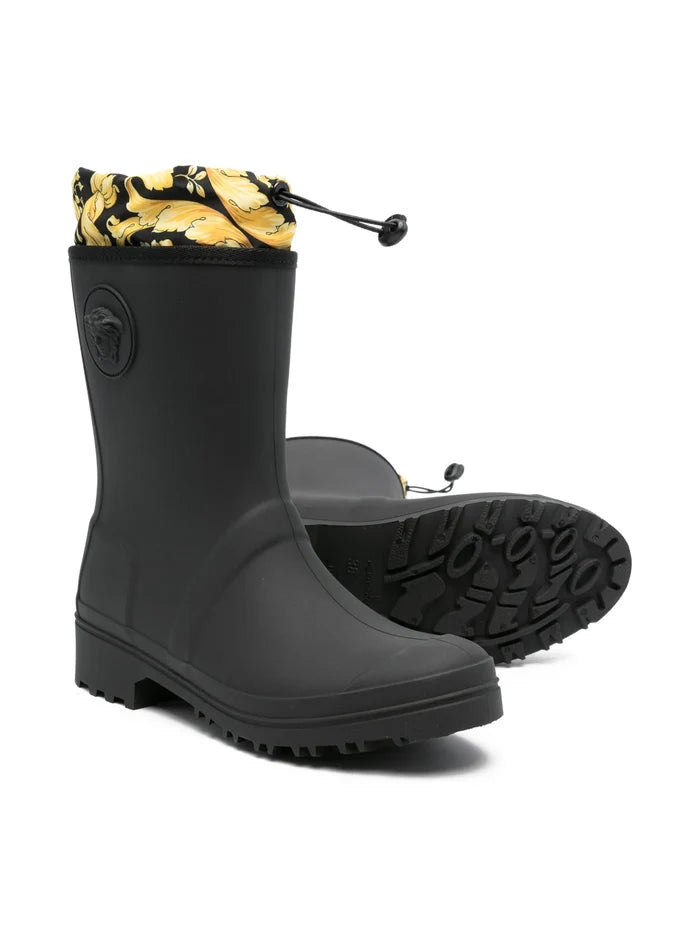 VERSACE KIDS Girls Barocco Foulard Rainboots Black - MAISONDEFASHION.COM