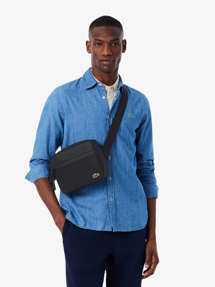 LACOSTE LCST Reporter Bag Black - MAISONDEFASHION.COM