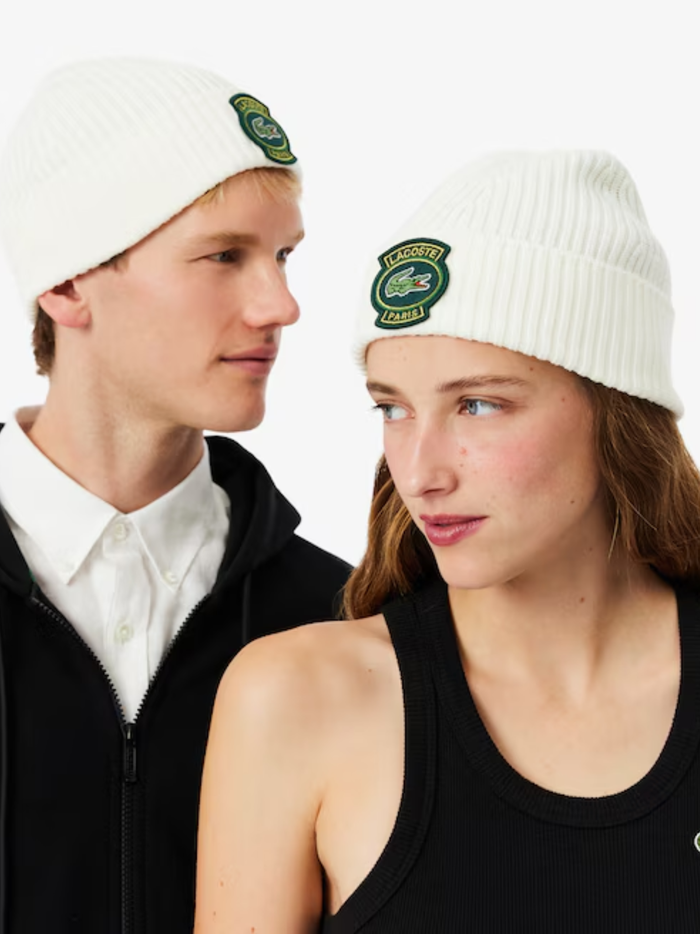 LACOSTE Ribbed Wool Badge Beanie White - MAISONDEFASHION.COM