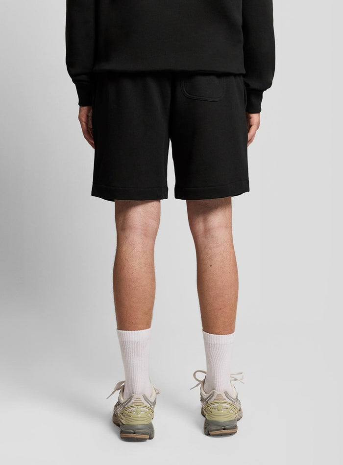 LYLE & SCOTT Borders Label Graphic Sweatshort Jet Black - MAISONDEFASHION.COM