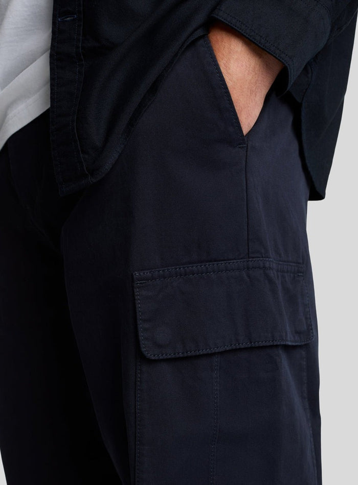 LYLE & SCOTT Cargo Pocket Trouser Dark Navy - MAISONDEFASHION.COM