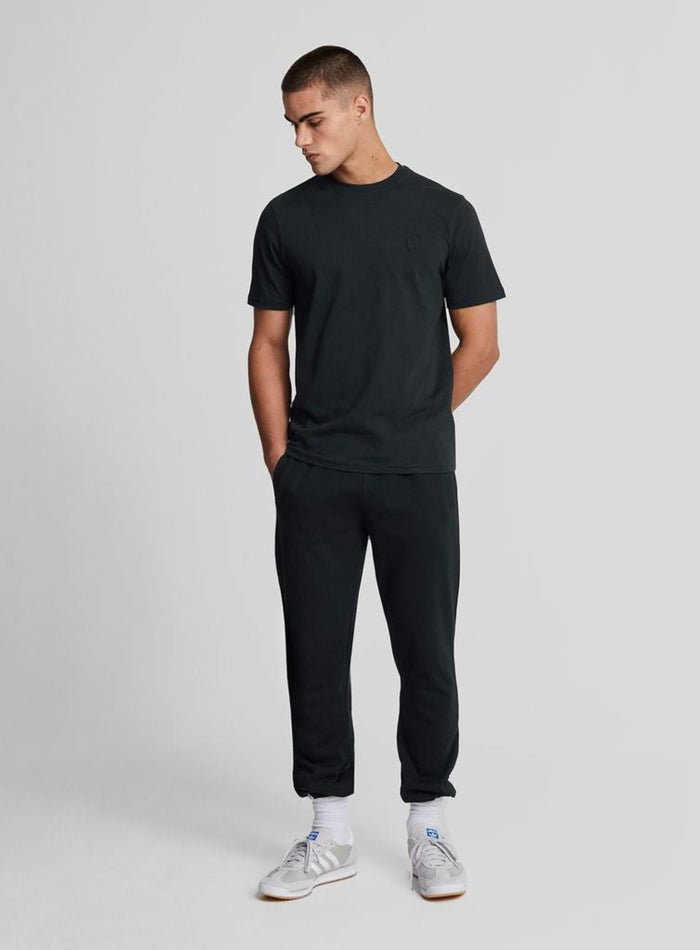 LYLE & SCOTT Cotton Crew Neck Tonal Eagle T-Shirt Jet Black - MAISONDEFASHION.COM