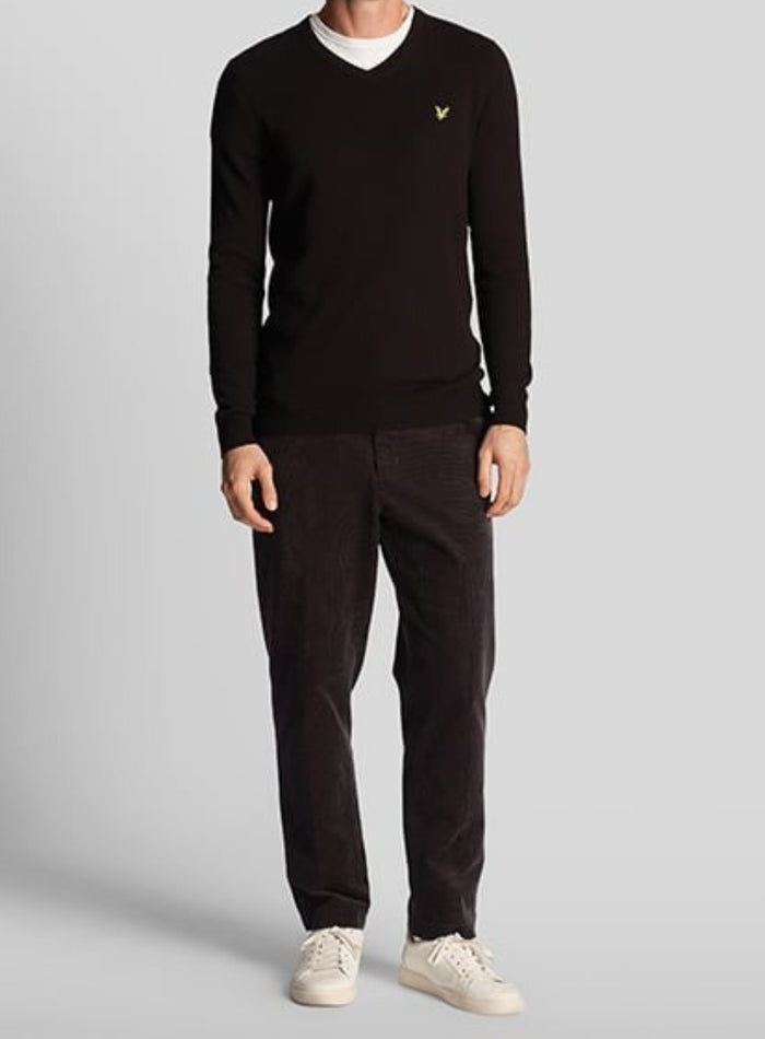 LYLE & SCOTT Cotton Merino V Neck Jumper Jet Black - MAISONDEFASHION.COM