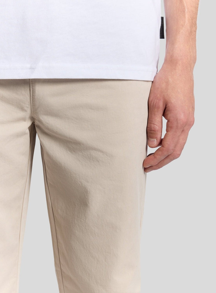 LYLE & SCOTT Drawstring Tapered Chino Cove - MAISONDEFASHION.COM