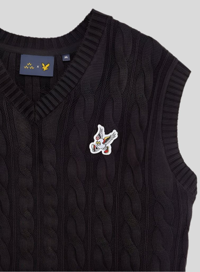 LYLE & SCOTT Friends of Feathers Cable Knitted Tank Top Phantom - MAISONDEFASHION.COM