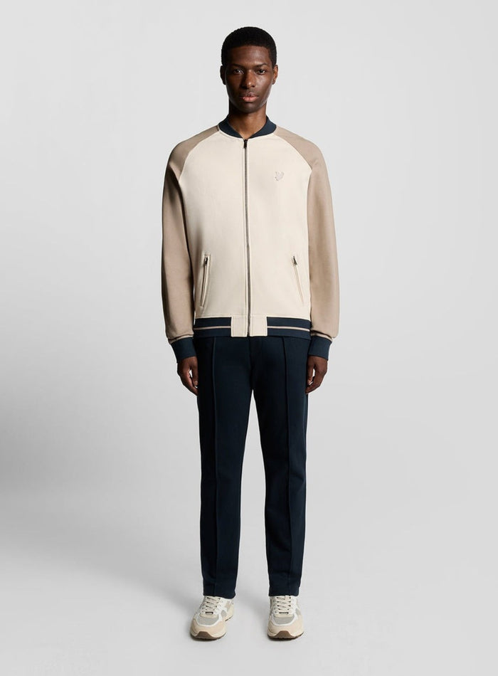 LYLE & SCOTT Interlock Contrast Raglan Bomber Cobblestone - MAISONDEFASHION.COM
