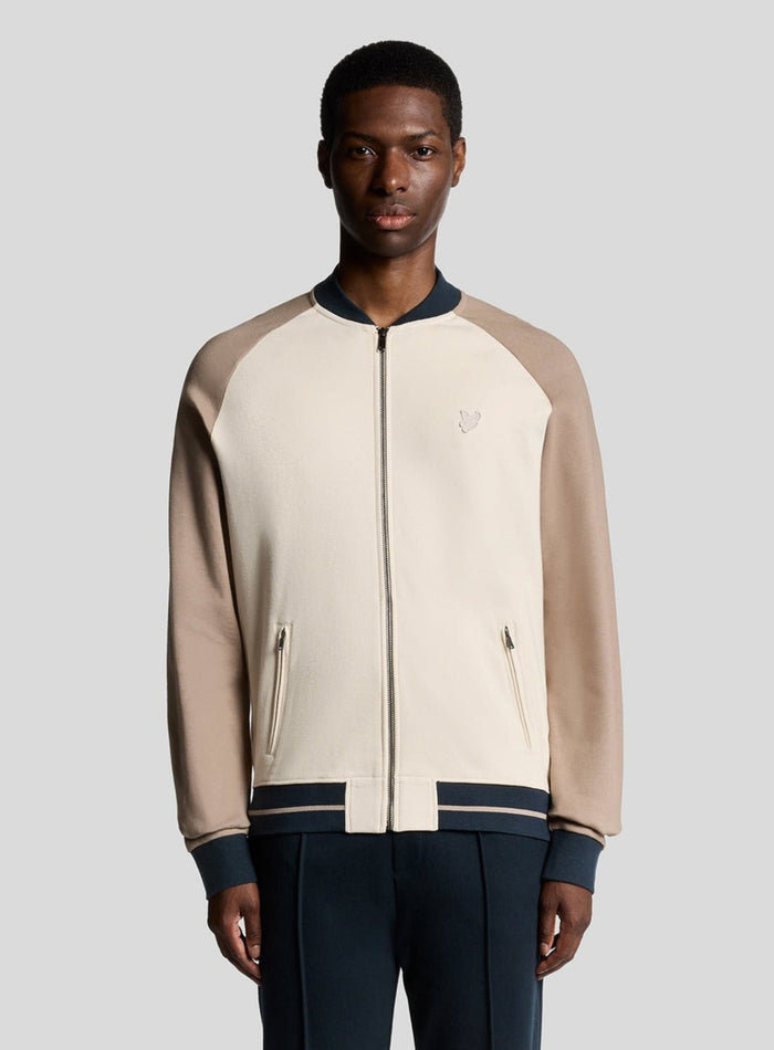 LYLE & SCOTT Interlock Contrast Raglan Bomber Cobblestone - MAISONDEFASHION.COM