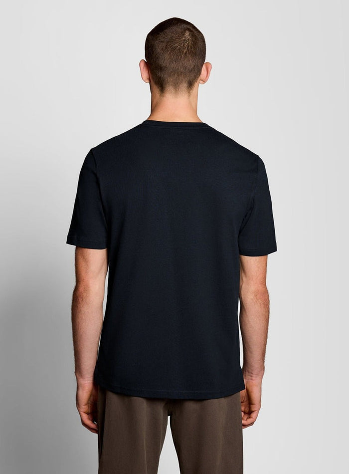 LYLE & SCOTT Script Logo Cotton Crew Neck T-Shirt Dark Navy - MAISONDEFASHION.COM