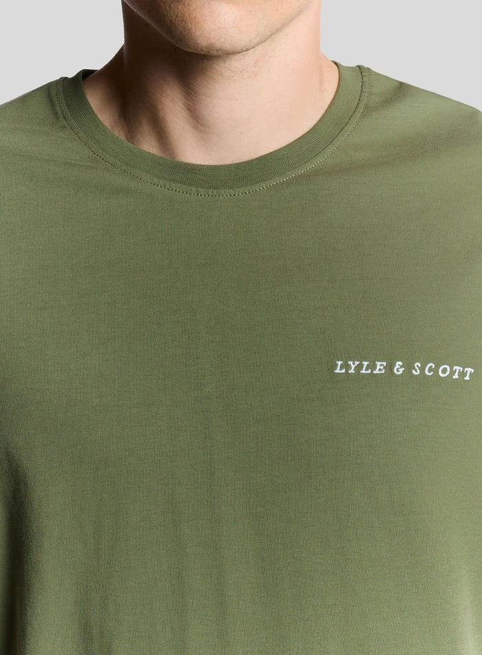 LYLE & SCOTT Script Logo Cotton Crew Neck T-Shirt Fatigue Olive - MAISONDEFASHION.COM