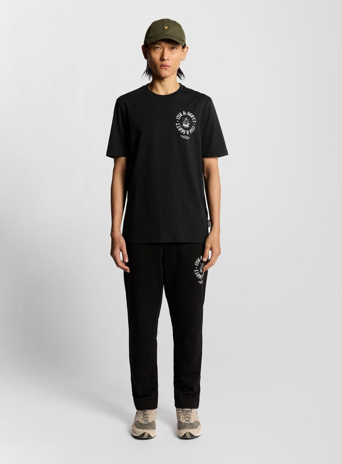 LYLE & SCOTT Ship Insignia Graphic T-Shirt Jet Black - MAISONDEFASHION.COM
