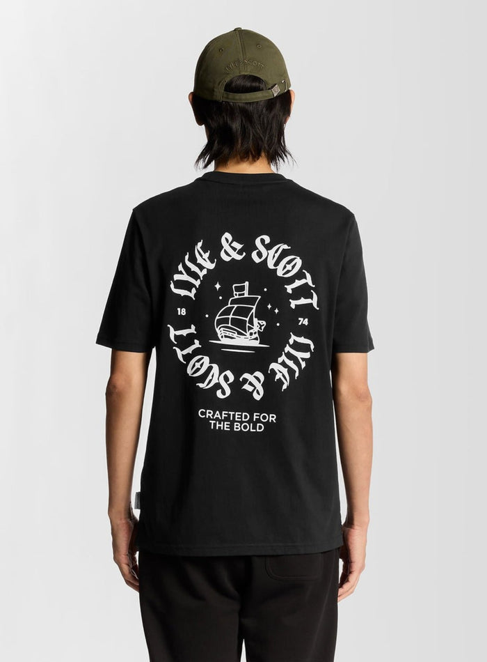 LYLE & SCOTT Ship Insignia Graphic T-Shirt Jet Black - MAISONDEFASHION.COM