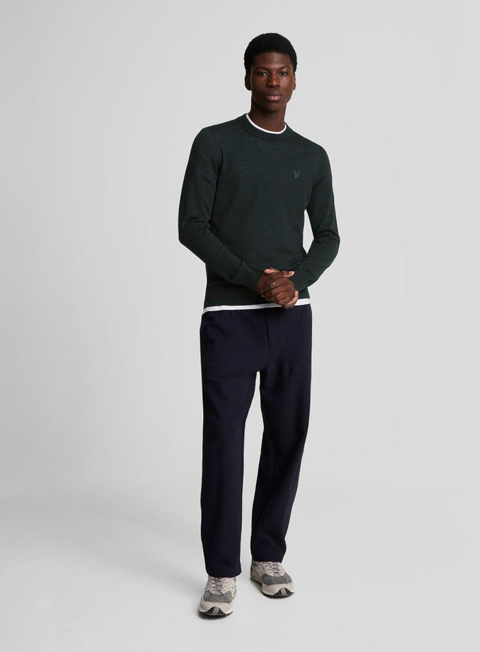 LYLE & SCOTT Tonal Eagle Merino Crew Neck Jumper Jet Black - MAISONDEFASHION.COM
