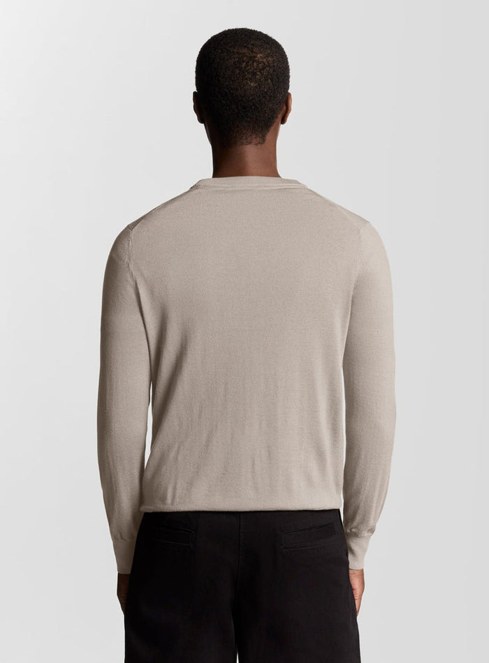 LYLE & SCOTT Tonal Eagle Merino Crew Neck Jumper Nomad - MAISONDEFASHION.COM