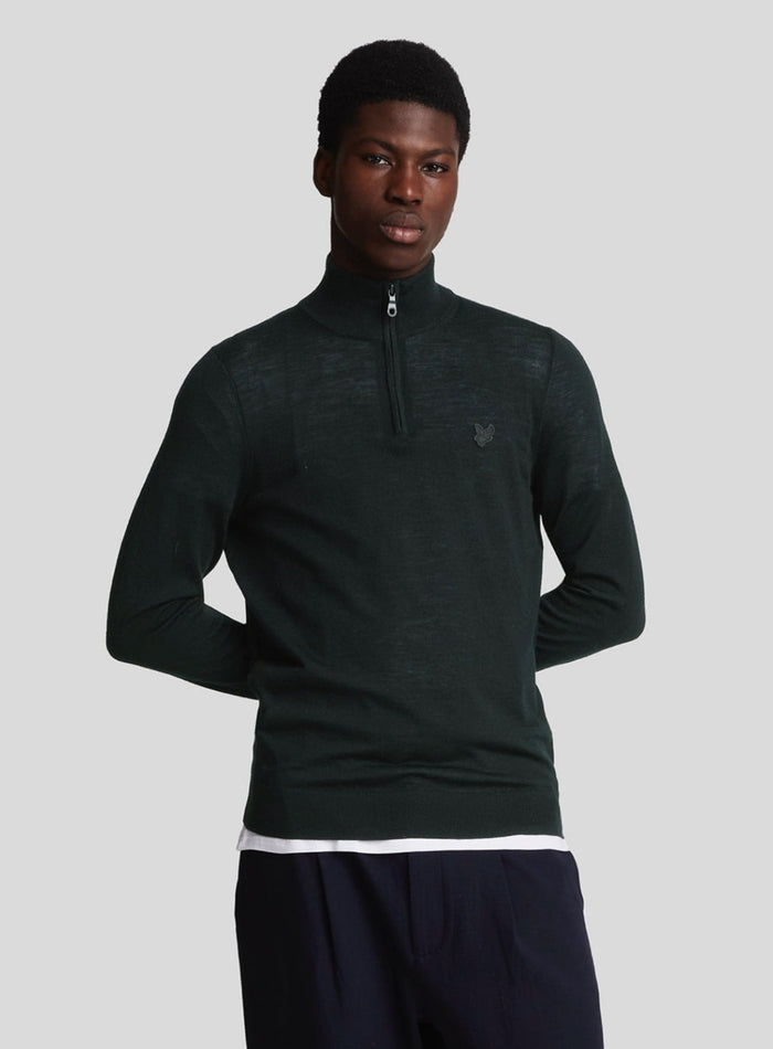 LYLE & SCOTT Tonal Eagle Merino Quarter Zip Jumper Jet Black - MAISONDEFASHION.COM