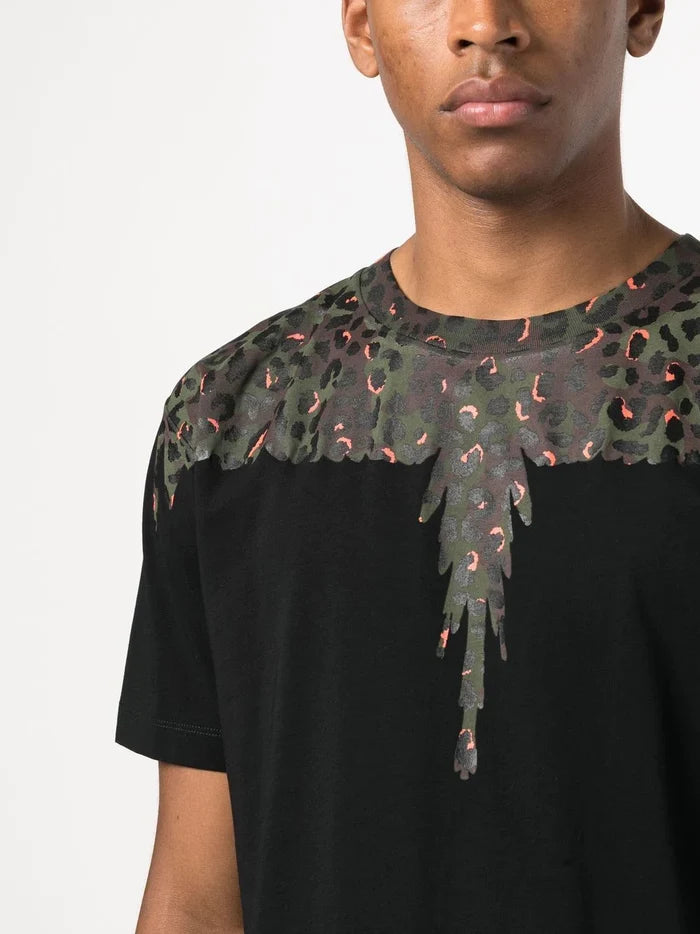 MARCELO BURLON COUNTY Animalier Wings Regular Tee Black Brown Green - MAISONDEFASHION.COM