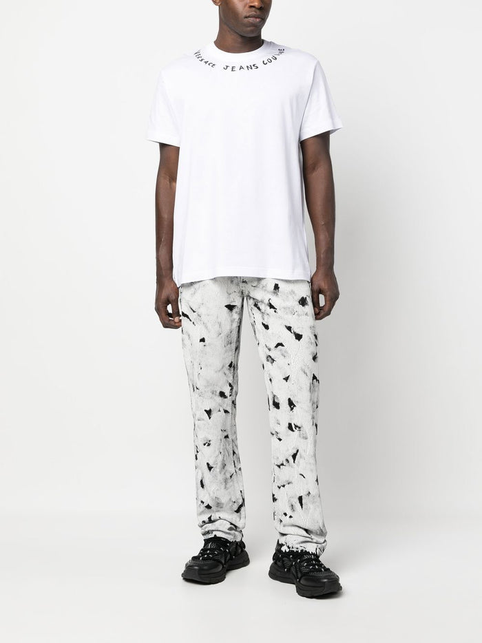 VERSACE MEN Neck Doodle Logo Print T-Shirt White/Black - MAISONDEFASHION.COM
