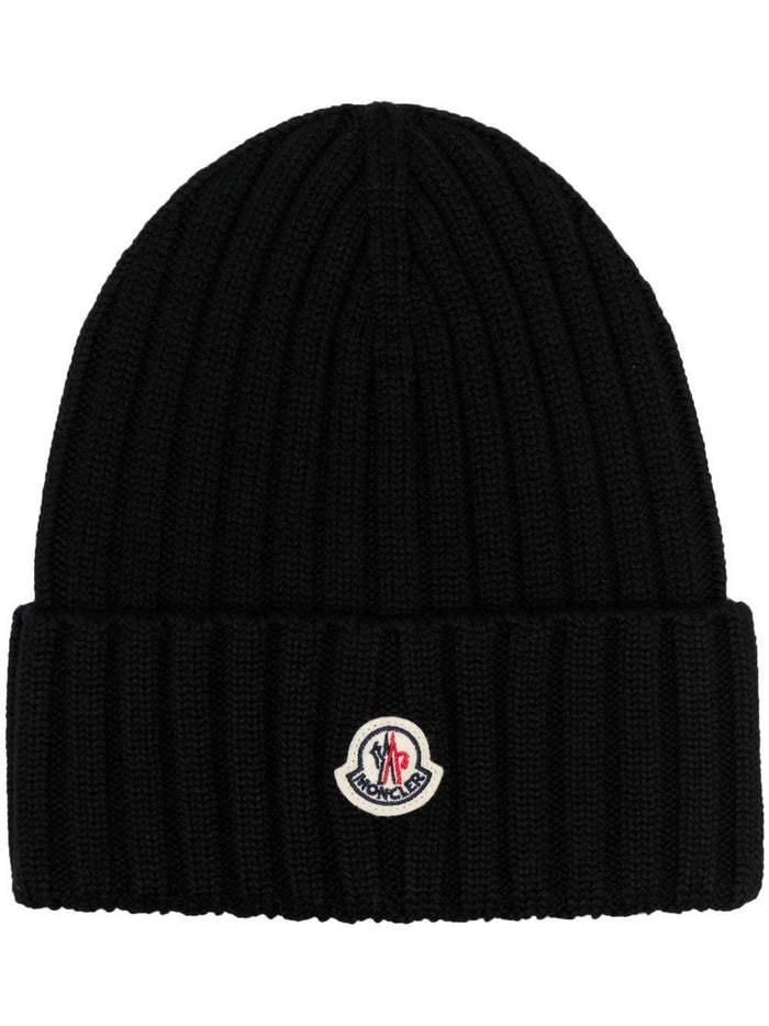MONCLER Logo Patch Ribbed Beanie Black - MAISONDEFASHION.COM