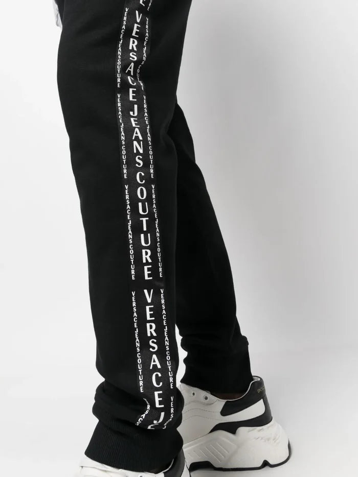 VERSACE MEN V Logo Tape Sweat Pants Black/White - MAISONDEFASHION.COM