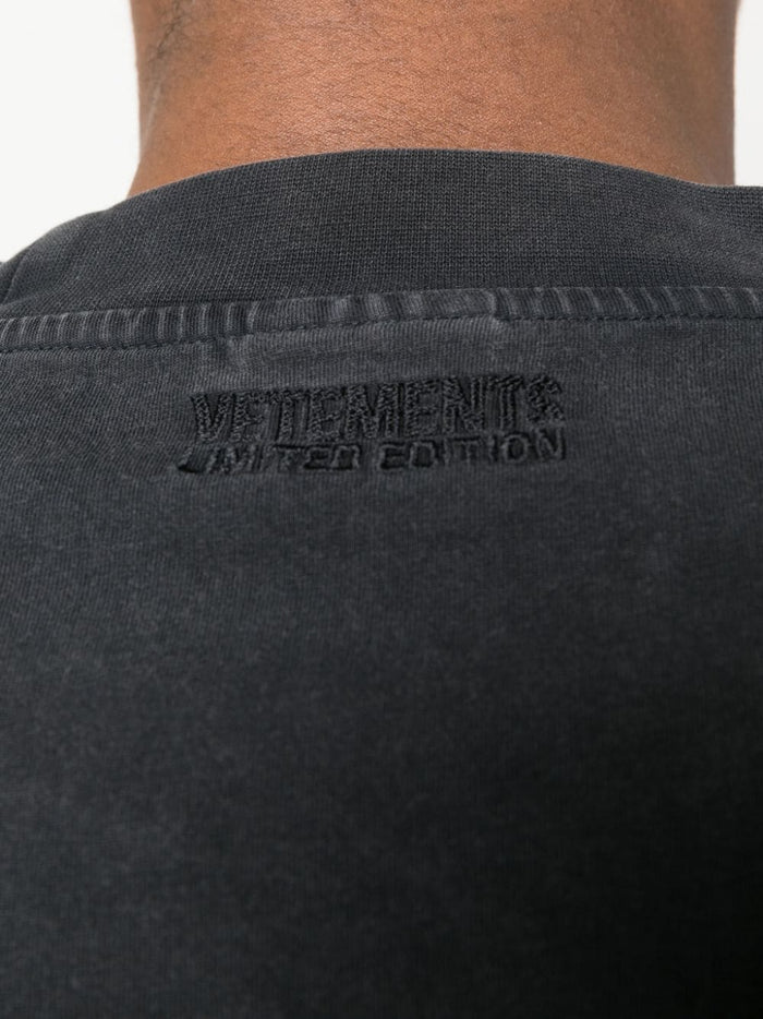 VETEMENTS Limited Edition T-Shirt Washed Black - MAISONDEFASHION.COM